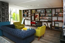 Kampsaray Avclar Kz renci Yurdu