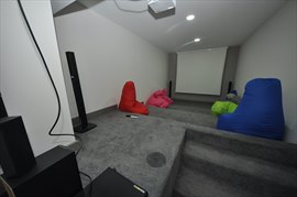 Kamp�saray Beyo�lu K�z ��renci Yurdu