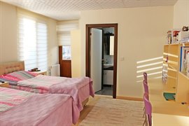 Atalay K�z Yurtlar� Be�tepe - 3 Ki�ilik Oda