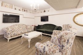 A&C �zel K�z Yurdu - Dinlenme ve TV Odas�