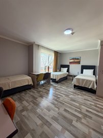 �zel Sandal K�z ��renci Yurdu - 3 Ki�ilik Oda