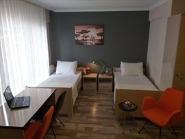 �zel Sandal K�z ��renci Yurdu