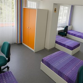 �zel �lk� K�z ��renci Yurdu