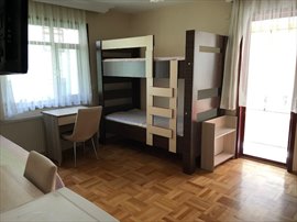 Konak Erkek ��renci Yurdu - 3 Ki�ilik Oda
