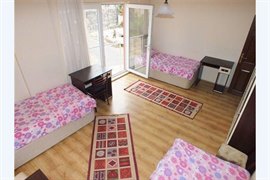 Menek�e Erkek ��renci Evi