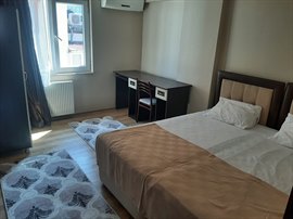 Menek�e Erkek ��renci Evi