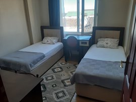 Menek�e Erkek ��renci Evi