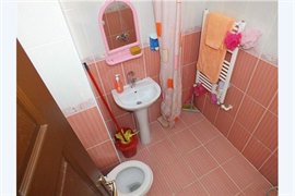 Menek�e Erkek ��renci Evi