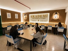 Akademi K�z ��renci Yurdu - Et�t Odas� 