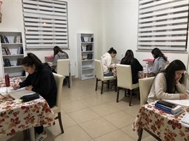 Turuncu K�z Pansiyonu - Et�t Odas�