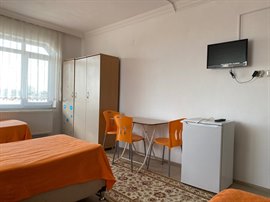 Turuncu K�z Pansiyonu - 3 Ki�ilik Oda