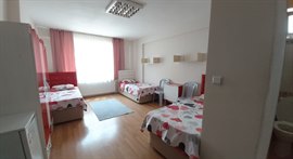 Rana Kz renci Yurdu - 3 Kiilik Oda