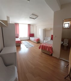 Rana Kz renci Yurdu - 3 Kiilik Oda