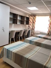 �nsan Vakf� Bornova K�z Yurdu