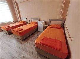 �nsan Vakf� Efeler Erkek Yurdu - 3 Ki�ilik Oda 