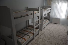 �nsan Vakf� Aksa K�z Yurdu