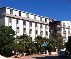 �nsan Vakf� Aksa K�z Yurdu