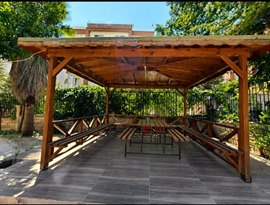 �nsan Vakf� Aksa K�z Yurdu