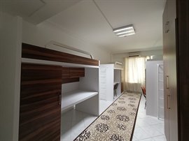 �nsan Vakf� Aksa K�z Yurdu