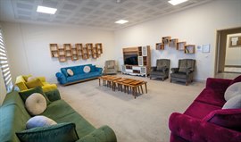 �nsan Vakf� Vera K�z Yurdu