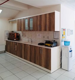 �nsan Vakf� Vera K�z Yurdu