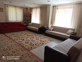 �nsan Vakf� Mavera K�z Yurdu