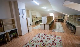 �nsan Vakf� Mavera K�z Yurdu