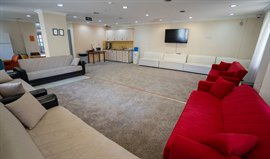 �nsan Vakf� Mavera K�z Yurdu