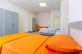 �nsan Vakf� Ramazan Karaalp K�z Yurdu