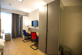 Academia Inn K�z Rezidans�