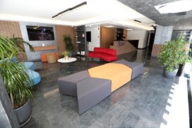 Academia Inn K�z Rezidans�