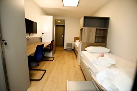 Academia Inn K�z Rezidans�