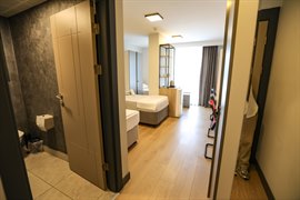 Academia Inn K�z Rezidans�