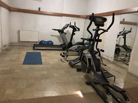 Kamp�s K�z Rezidans� - Spor Salonu