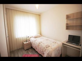 Dream K�z Apart