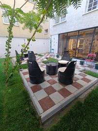 The Stone House K�z Apart