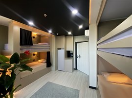 �nci Suit Fatih K�z ��renci Yurdu