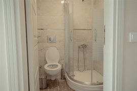 �zyuvam K�z Apart� �ki Ki�ilik
