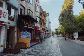 �zyuvam K�z Apart�
