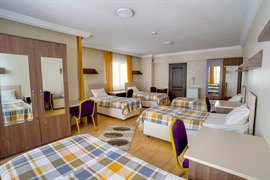 Metropol K�z ��renci Yurdu - 5 Ki�ilik Oda