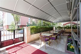 Metropol K�z ��renci Yurdu - Bah�e