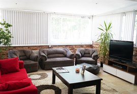Sardunya K�z ��renci Yurdu - Dinlenme ve TV Odas�