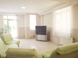 �zel Yal� Erkek Yurdu - Dinlenme ve TV Alan�