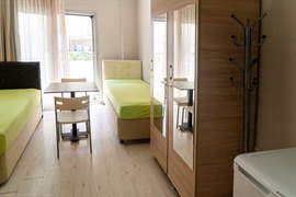Yasemin K�z Yurdu - 2 Ki�ilik A��k Balkon Oda