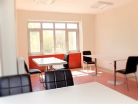 Parlar K�z ��renci Yurdu - Et�t Odas�