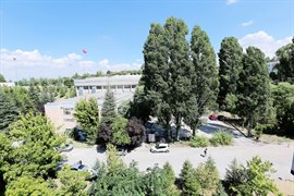 Parlar K�z ��renci Yurdu - Bah�e