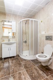 Medeniyet K�z ��renci Yurdu - WC Banyo