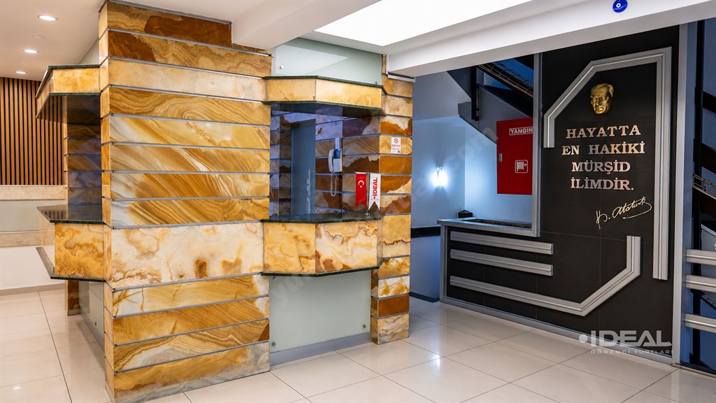 13.�UBE - �deal K�z ��renci Yurtlar� - Lobi