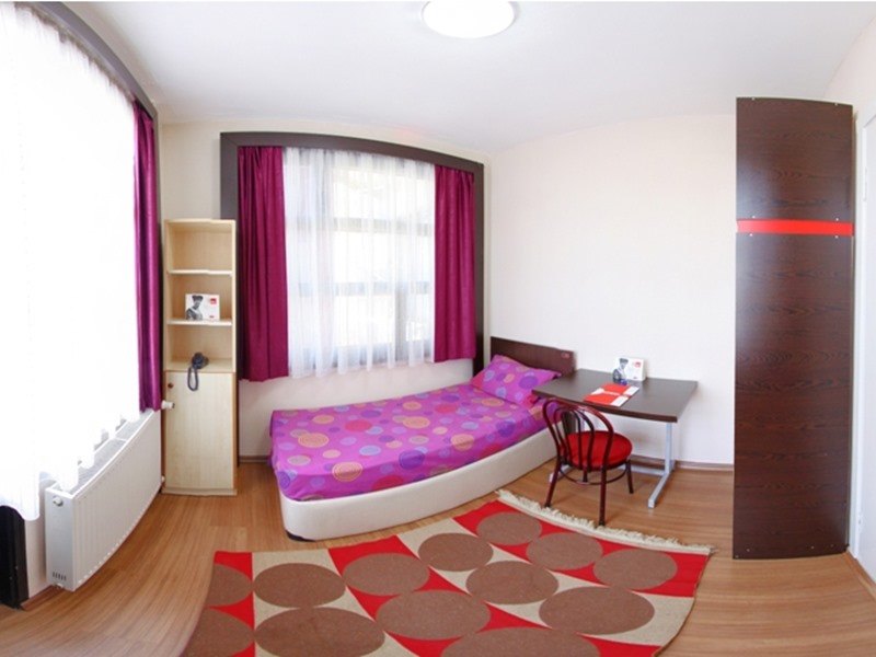 5. �UBE - �deal K�z ��renci Yurdu