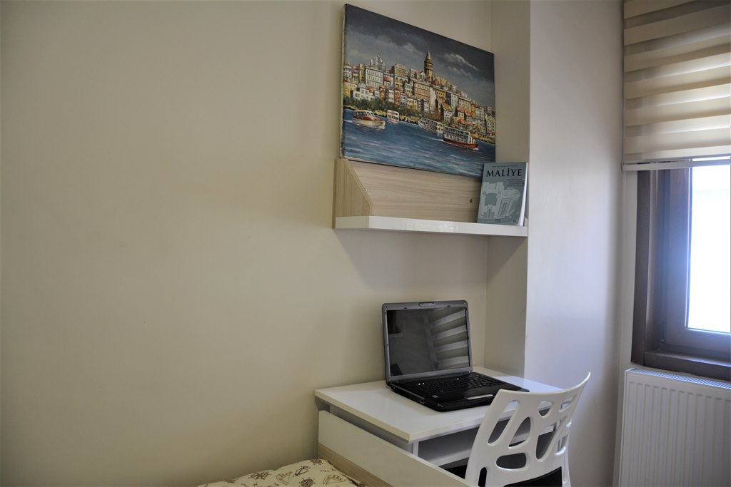 Sabiha Haným - Vatan Erkek Öđrenci Yurdu